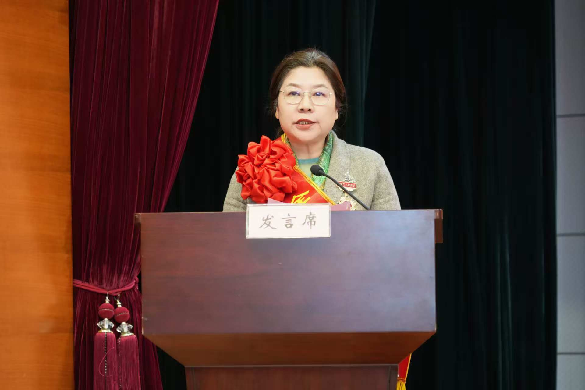 喜報！公司副董事長、總經(jīng)理張琴女士榮獲“全國三八紅旗手”稱號